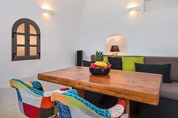 Old Apartment Vourvoulos