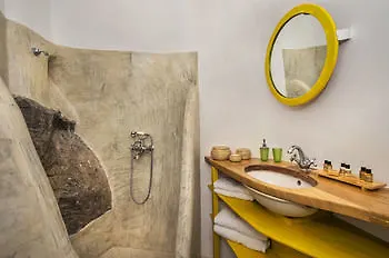 Old Apartment Vourvoulos